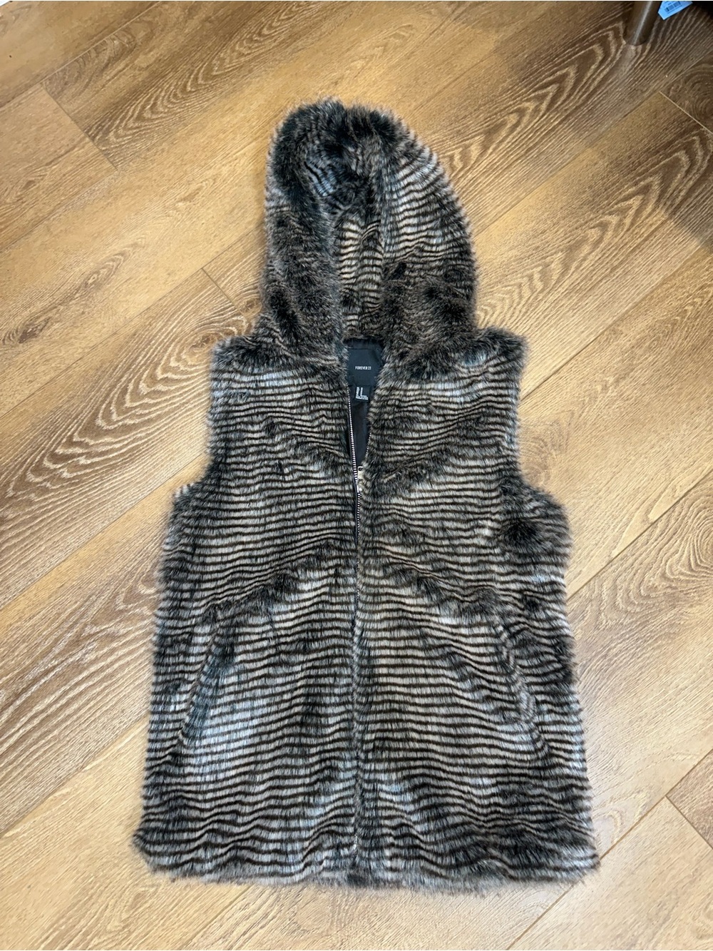 Forever21 Oversized Thick Faux Fur Hooded Vest sz M